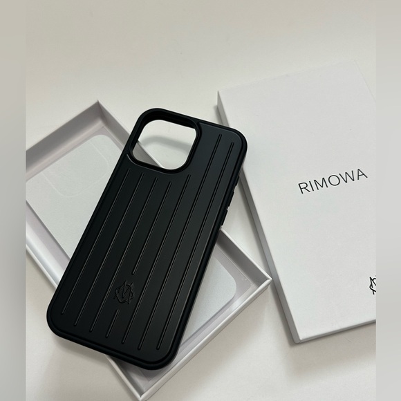 Rimowa Iphone Case Aluminum For Iphone 16 Pro - Picture 2 of 8